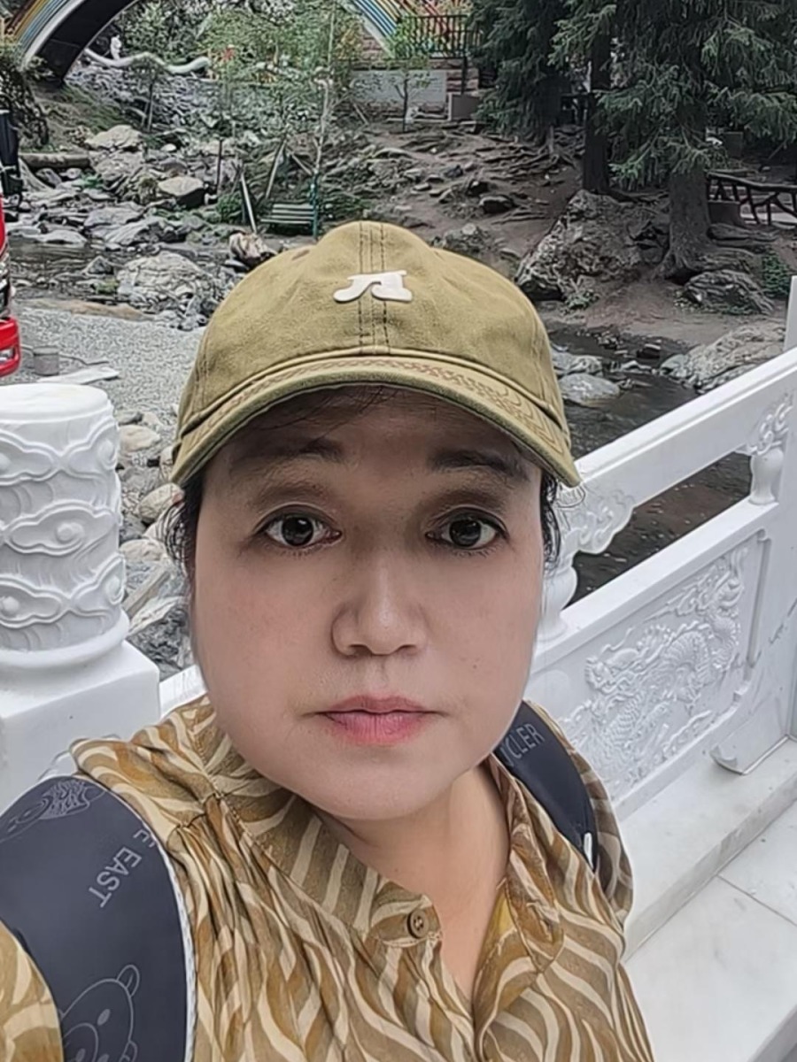 新疆导游张春形象照